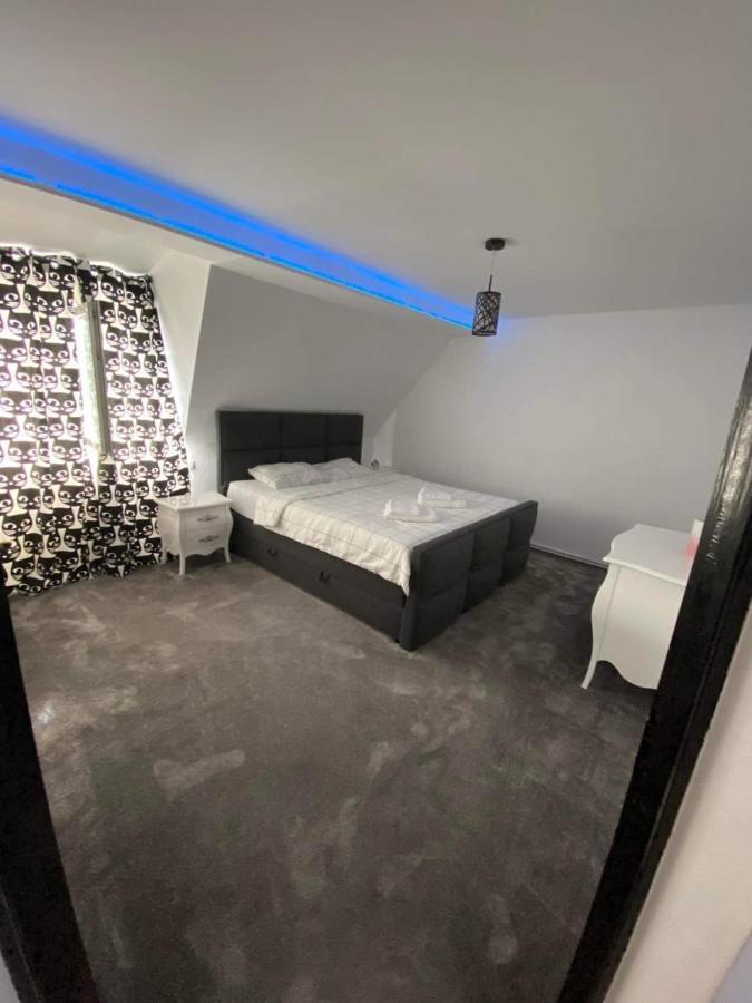 Apartament Ema บิสตริซา ภายนอก รูปภาพ