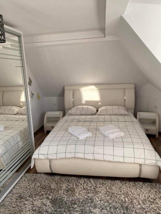 Apartament Ema บิสตริซา ภายนอก รูปภาพ