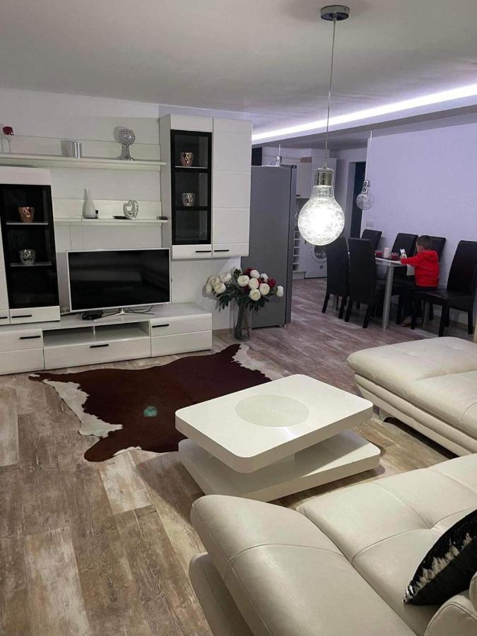 Apartament Ema บิสตริซา ภายนอก รูปภาพ