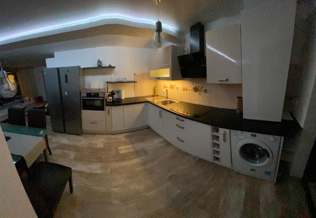 Apartament Ema บิสตริซา ภายนอก รูปภาพ